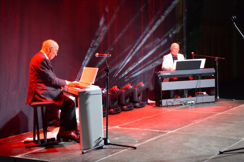 Pamiętacie "Śpiewające fortepiany"? Artyści słynnego programu muzycznego wystąpili w Bolszewie [ZDJĘCIA]