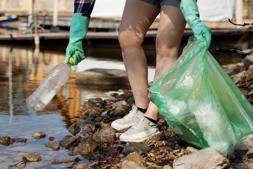 „Bądź EKO na co dzień”. 23 kwietnia odwiedź Atrium Biała. Przynieś makulaturę i plastik - dostaniesz sadzonki drzew! 