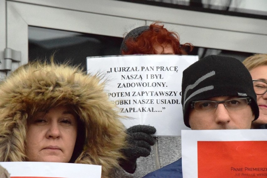 Bielsko-Biała: protest pracowników prokuratury [ZDJĘCIA]