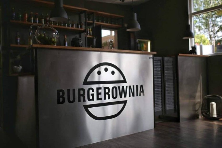 Otwarcie "Burgerowni" w Ciężkowicach zdaniem pracowników...