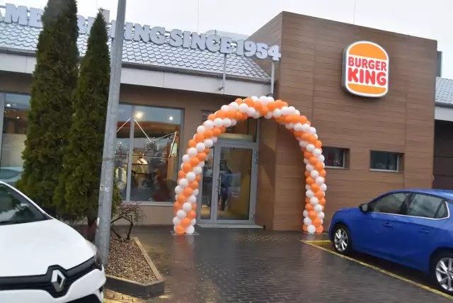 Na otwarcie Burger Kinga w Gorzowie przyszło kilkadziesiąt osób.