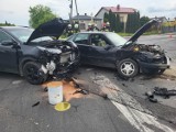 Wypadek w Mniszkowie na DK12 w powiecie opoczyńskim. Na skrzyżowaniu kierowca nie ustąpił pierwszeństwa przejazdu. ZDJĘCIA