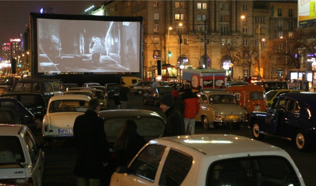 Kino samochodowe, Warszawa. Rozrywka z lat 70. wraca do Wawra