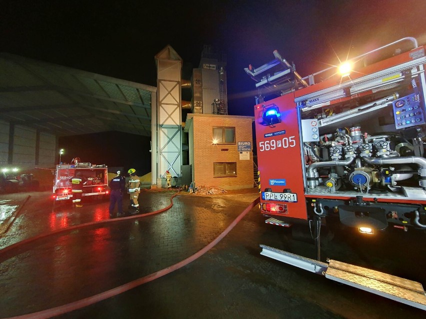 Pożar w suszarni kukurydzy w Borucinie. Akcja strażaków trwała ponad 5 godzin