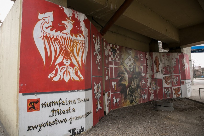 Zniszczone krakowskie murale historyczne [ZDJĘCIA]