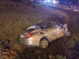 Groźnie wyglądający wypadek na obwodnicy Olkusza. W wyniku zderzenia jednemu z pojazdów wypadł silnik!