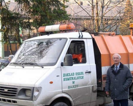 Antoni Sołtysik, szef wydziału rolnictwa w gminnym urzędzie w Rajczy, nie rozumie, dlaczego turyści za wszelką cenę uchylają się od płacenia za wywóz śmieci. Łukasz Gardas