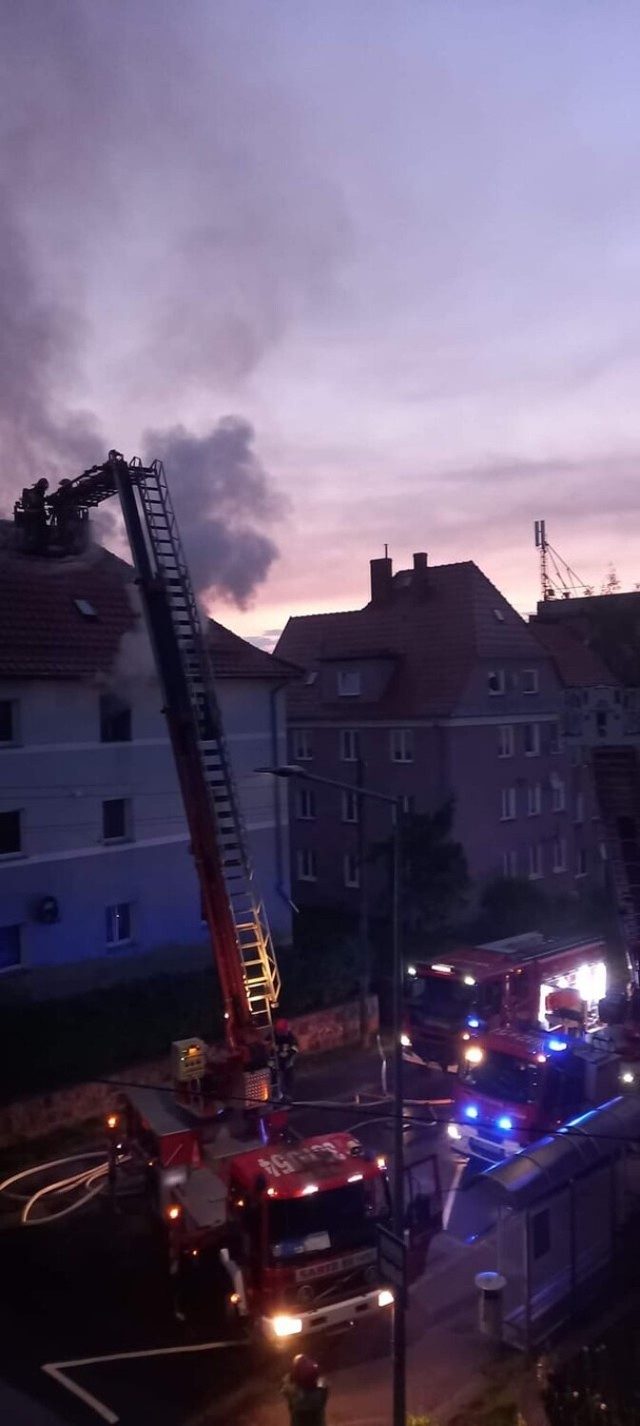 Pożar mieszkania na Białym Kamieniu w Wałbrzychu. Zginął 60-letni lokator
