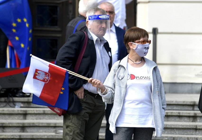 Rafał Trzaskowski, kandydat na prezydenta gościł w Radomiu. Zapis transmisji na żywo z Placu Corazziego