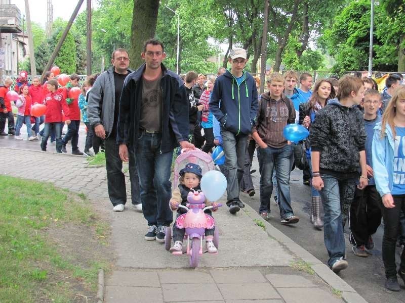 Dni Myszkowa 2012 rozpoczęte [ZDJĘCIA] Ulicami miasta przeszedł korowód