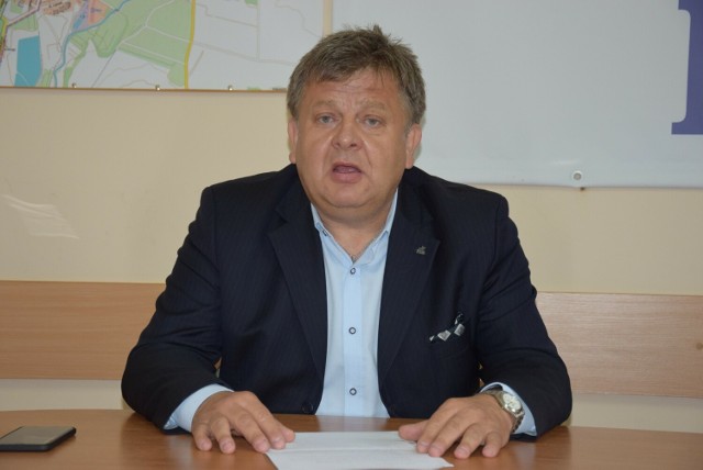 Radny PiS w powiecie prudnickim Dariusz Kolbek ostro starł się ze starostą Radosławem Roszkowskim z PO.