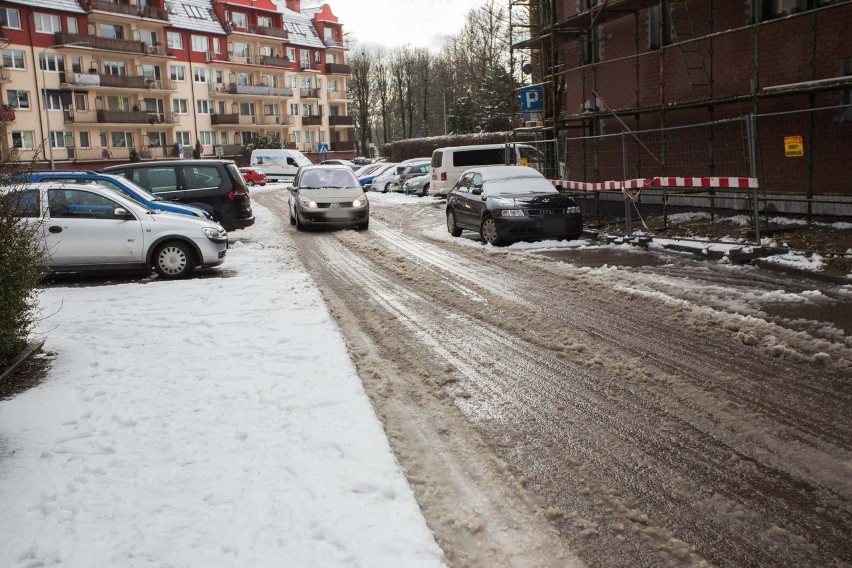 Likwidacji przejazdu linii 28 przez ulicę Moniuszki domaga...