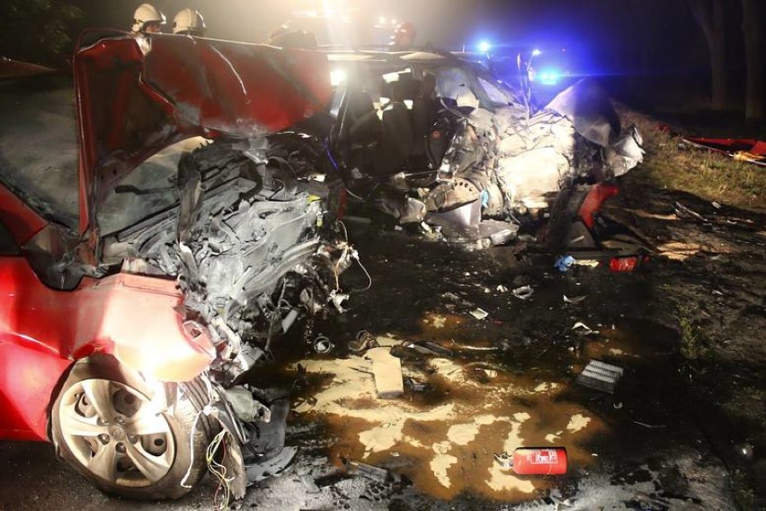 Śmiertelny wypadek w Łasku. Tragedia na drodze krajowej [ZDJĘCIA]