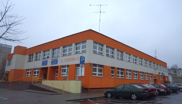 Siedziba SM "Dąbrowa" znajduje się w pawilonie przy ul. Tatrzańskiej 112.