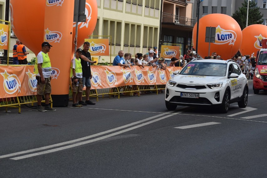 Kolarze rywalizujący w 76. Tour de Pologne przemknęli dziś...