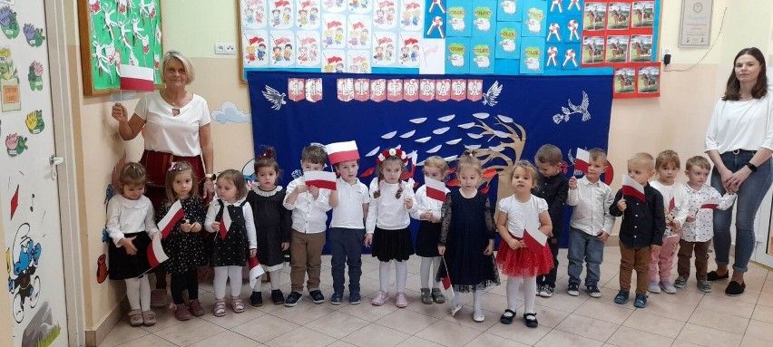 Dzieci z Przedszkola numer 7 w Sandomierzu uroczyście obchodziły Święto Odzyskania Niepodległości