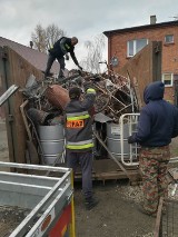 Strażacy z OSP Staw zbierali złom, żeby kupić nowe stroje strażackie [FOTO]