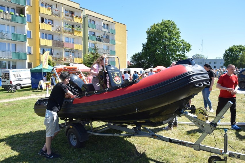 Policjanci i strażacy zafundowali moc atrakcji dzieciom ZDJĘCIA 