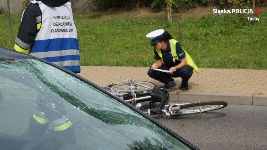 Tychy: Ranny rowerzysta przetransportowany śmigłowcem do szpitala ZDJĘCIA 