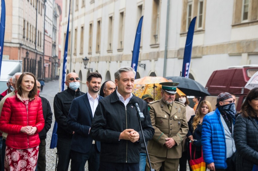 Robert Biedroń w Kłodzku. Mówił o problemach służb mundurowych [ZDJĘCIA]