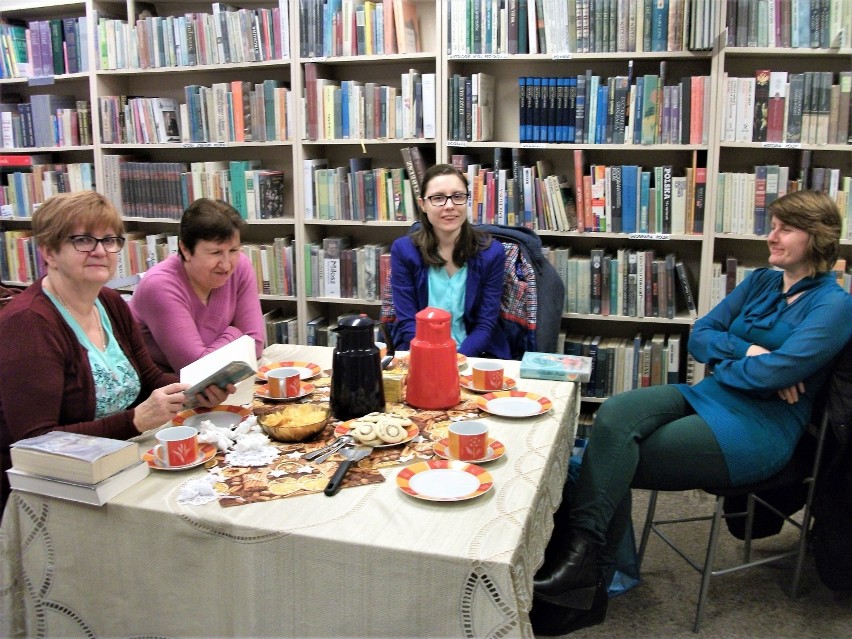 Grudniowe spotkania Dyskusyjnych Klubów Książki w Inowrocławiu [zdjęcia] 