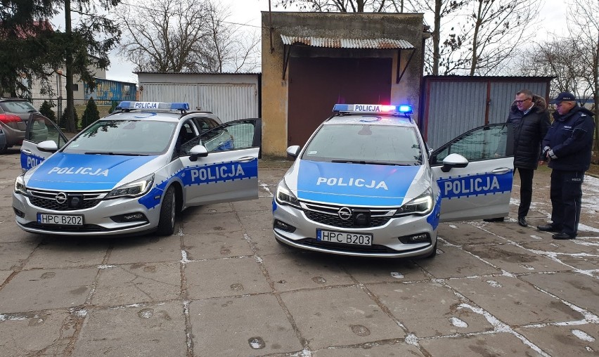 Dwa nowe radiowozy otrzymał posterunek w Brześciu Kujawskim [zdjęcia]