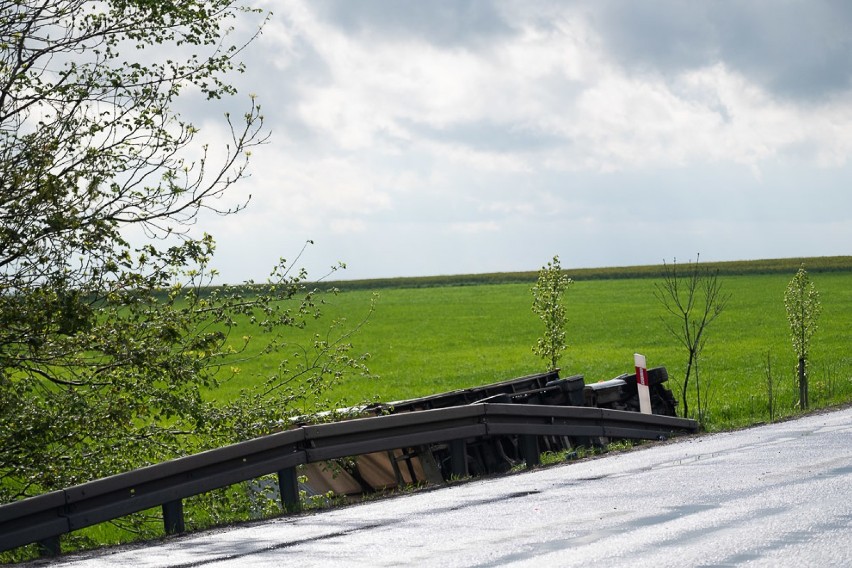 Poważny wypadek na drodze krajowej 92 w Sękowie [AKTUALIZACJA -> ZDJĘCIA]