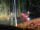 Auto dachowało na wałbrzyskim Sobięcinie. Kierowca zniknął! [ZDJĘCIA]