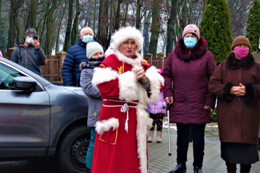 Leszno. Orszak Trzech Króli 2021! Mieszkańcy Niechłodu oraz Zbarzewa nie odpuścili i uczcili święto Objawienia Pańskiego [ZDJĘCIA I WIDEO]