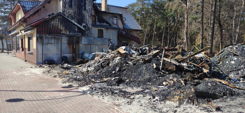 Prokuratura bada sprawę pożaru Łebskiej Chaty.