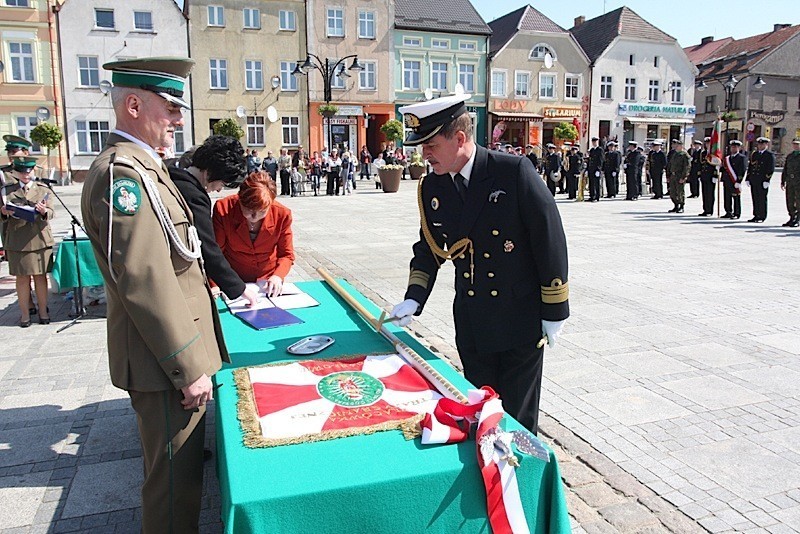 Darłowo Straż Graniczna. Placówka SG w Darłowie otrzymała proporzec