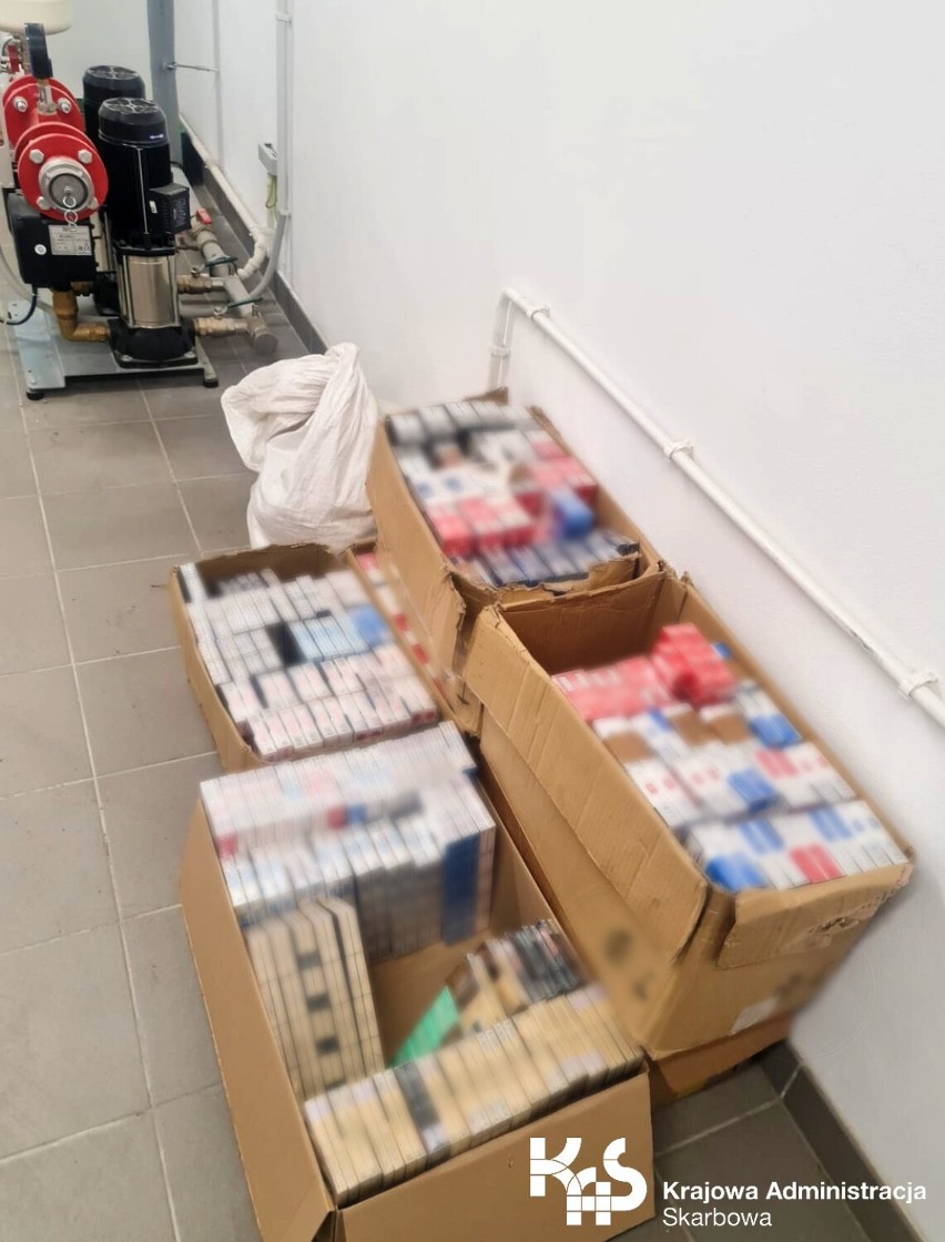 70 060 sztuk papierosów przechwycono na targowisku w Sieniawce. Gdzie je przechowywano? Można się zdziwić!
