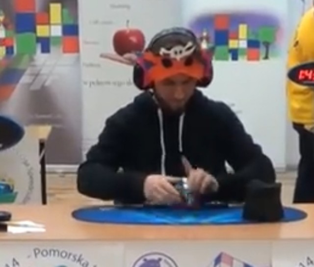 Marcin Kowalczyk jest specjalistą od kostki Rubika
