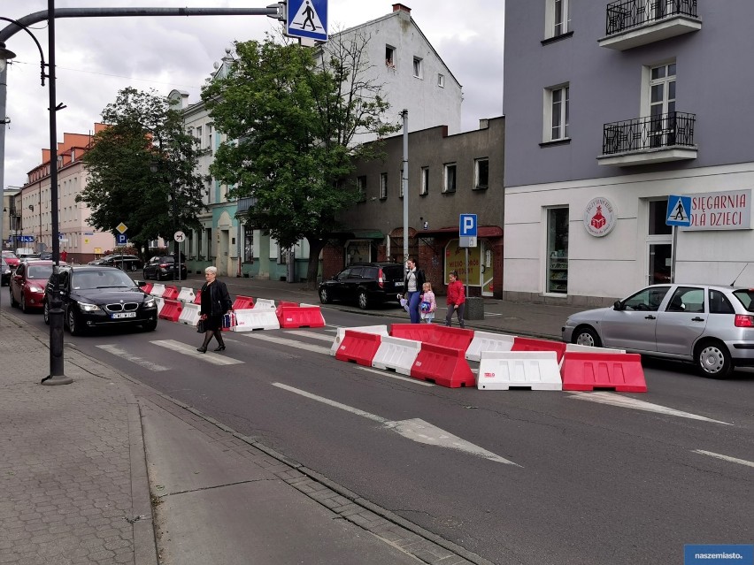 Nowa tymczasowa organizacja ruchu na ulicy Chopina we Włocławku. Czy będzie bezpieczniej? [zdjęcia, sonda]