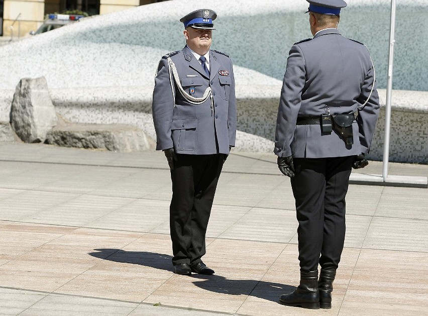 Święto Policji w Łodzi 2016. Awanse i nominacje dla łódzkich...