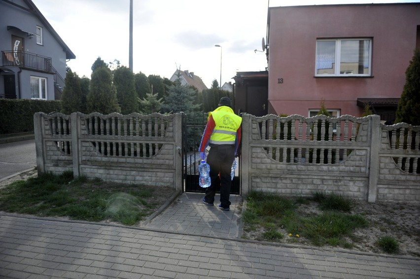 Woda w Lipnie z dużą ilością bakterii. Miasto dostarcza wodę, są beczkowozy. Jak długo to potrwa? 