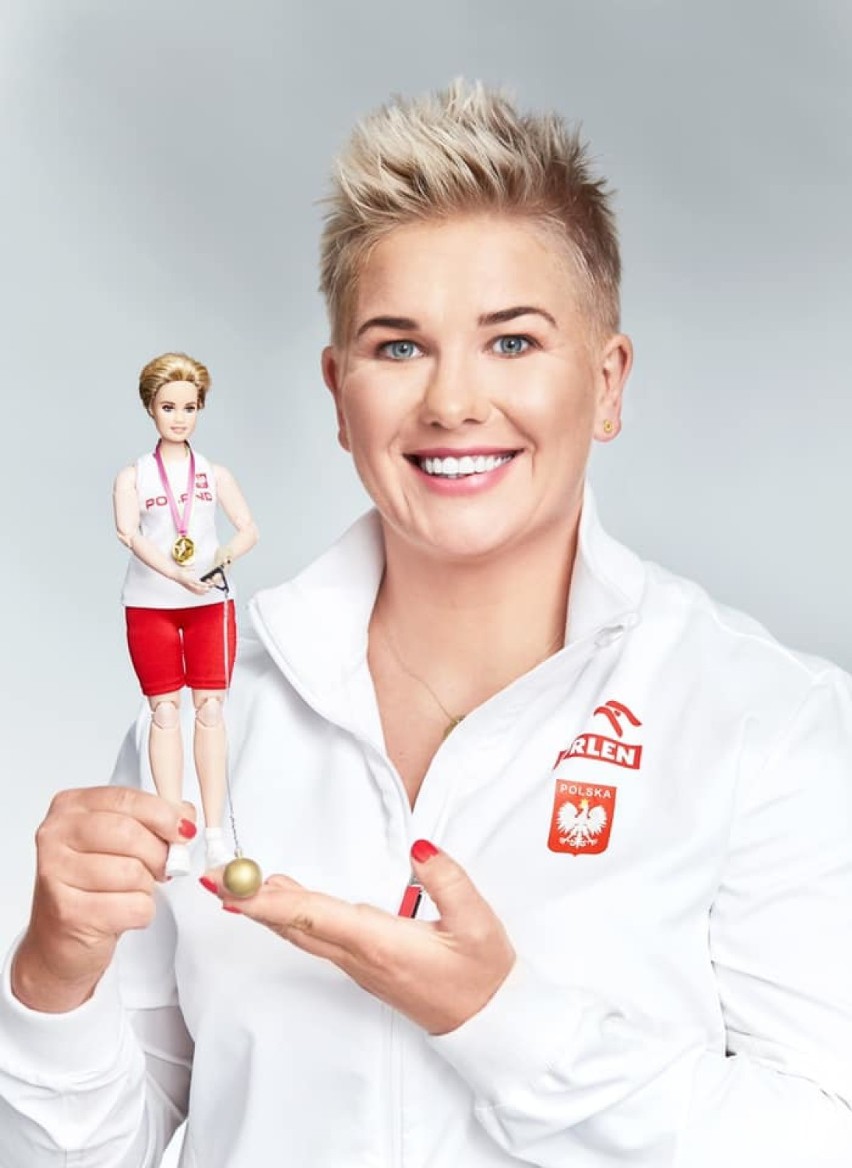 Anita Włodarczyk ma własną lalkę Barbie - to uhonorowanie dorobku rawickiej sportsmenki. Jej zabawkowy wizerunek podobny jest do oryginału?