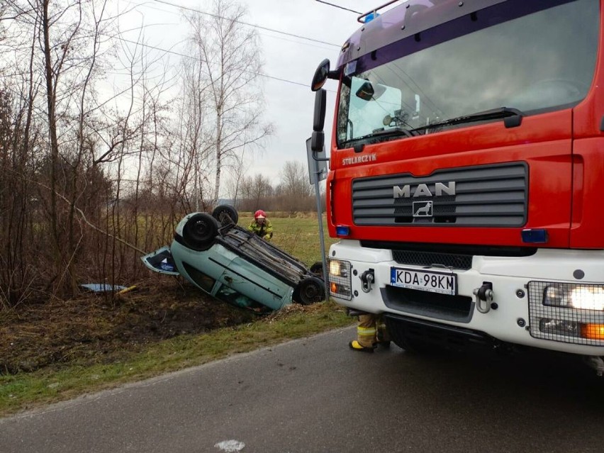 Do wypadku doszło na drodze powiatowej w Gruszowie Wielkim.
