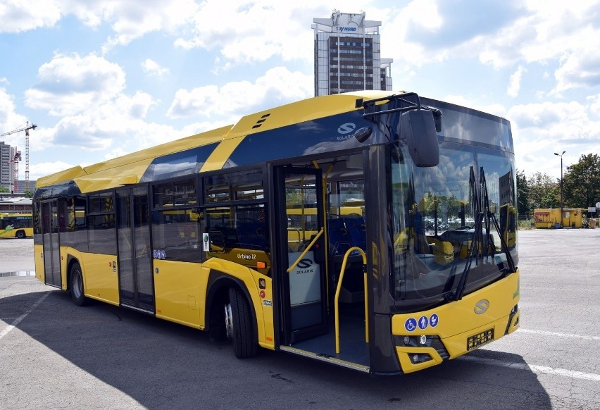 Tragiczna śmierci 19-latki w Katowicach wyzwoliła falę hejtu na kierowców autobusów. Interweniowała policja