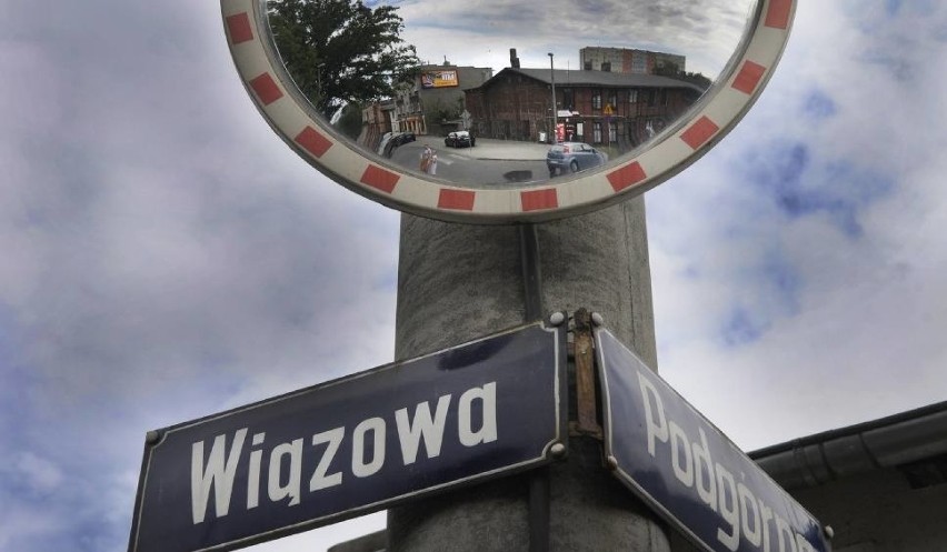 Ruszyła przebudowa ulicy Wiązowej w Toruniu


Ulica Wiązowa...