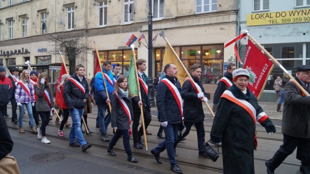 Po uroczystej mszy, włodarze miasta wraz z mieszkańcami naszego miasta przemaszerowali ulicami Bydgoszczy. Punktem docelowym pochodu był plac Wolności, na którym znajduje się pomnik upamiętniający powrót Bydgoszczy do Polski.