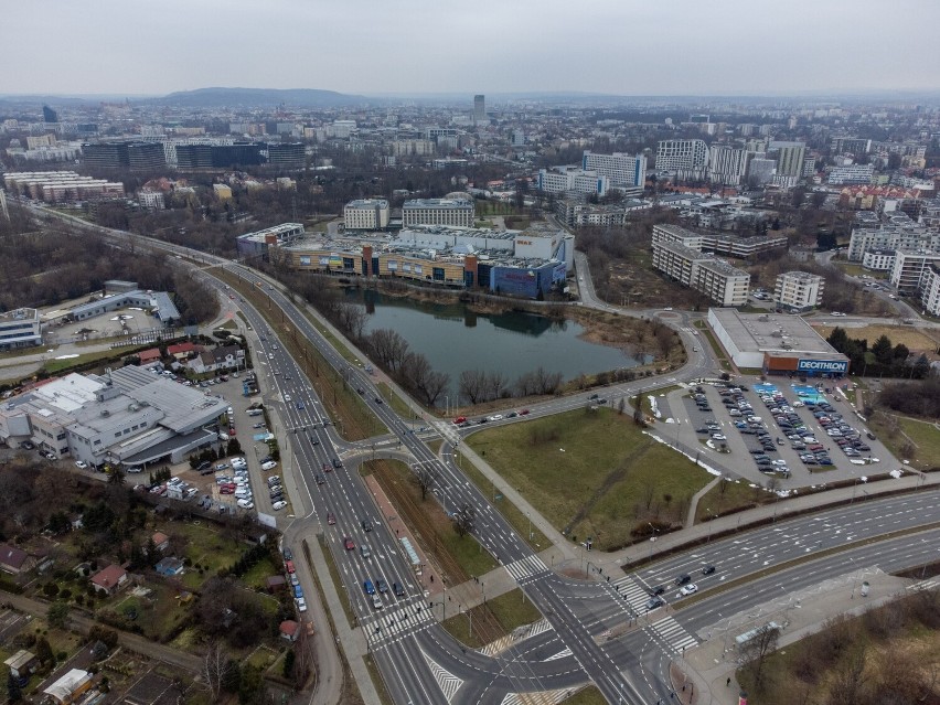 Dąbie. Kiedyś dziki i zielony teren Krakowa, teraz zamienia...