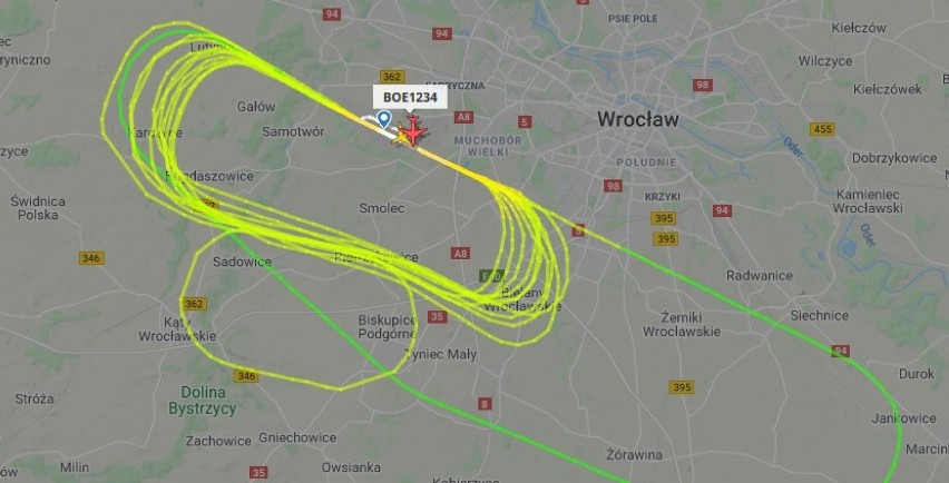 Boeing krąży nad Wrocławiem. Co się dzieje? Awaria? Nie może wylądować? Przeczytaj! 