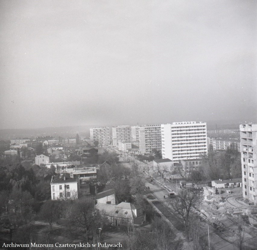 Widok na zabudowę miejską przy obecnej ul. Centralnej, 1970...
