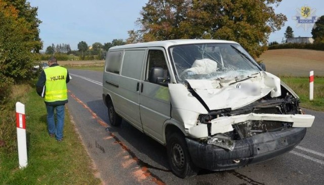 Pod Chełmnem transporter wylądował w rowie. Nikomu nic się nie stało.