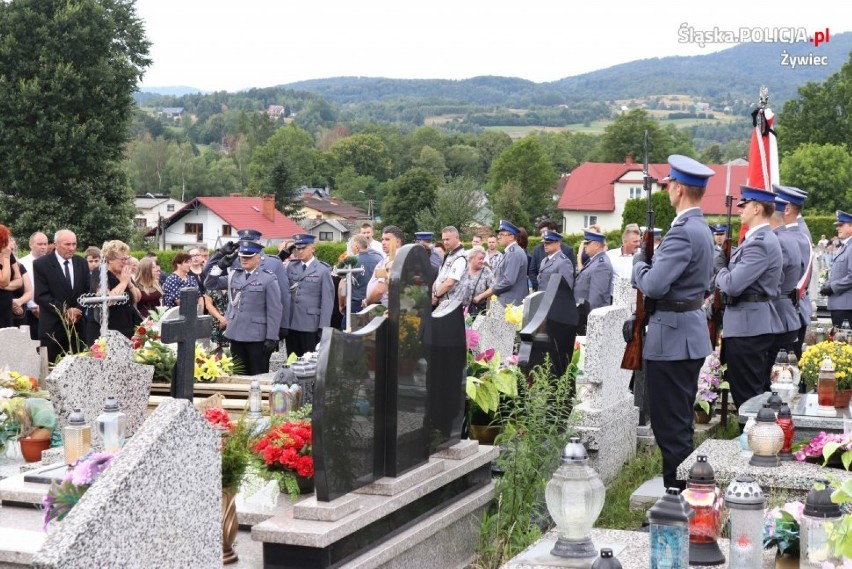 Zmarł aspirant Tomasz Piech. Pożegnali go bliscy, znajomi i policjanci