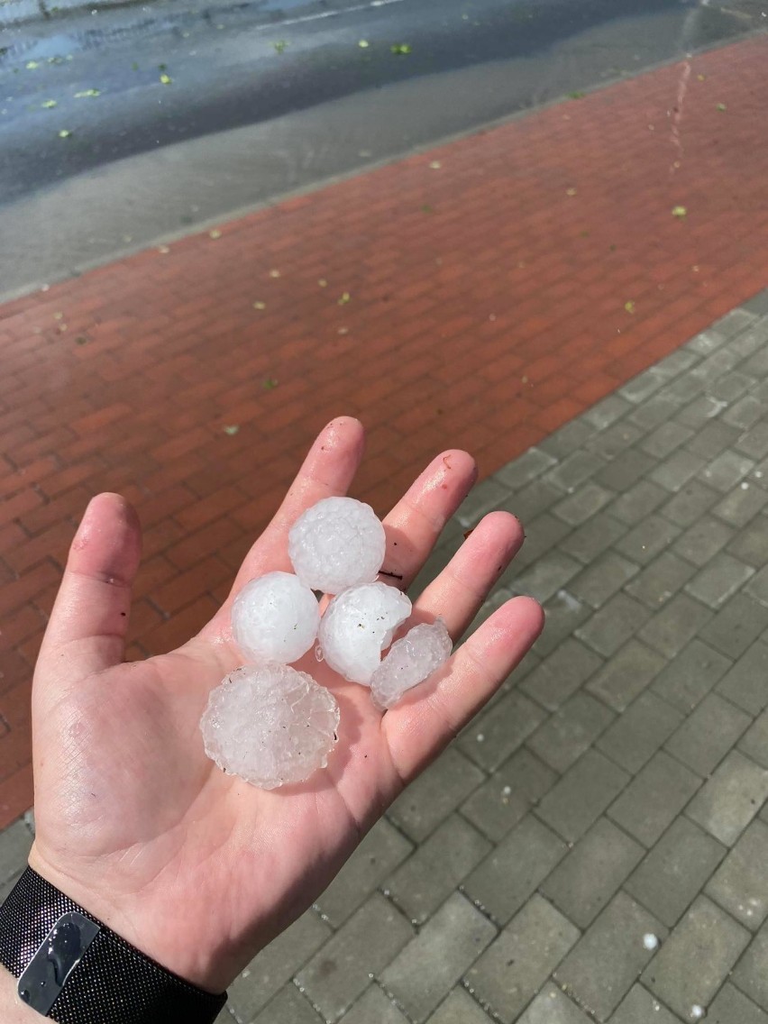 Bywa niebezpiecznie. Zdjęcia z wyjazdu w pogoni za burzami.