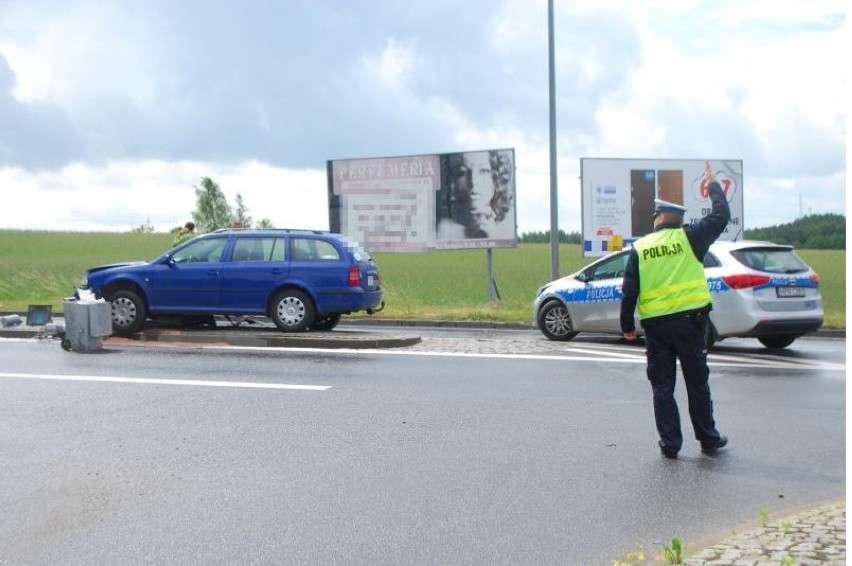 Powiat chojnicki. Na drodze do Charzyków zderzyły się osobówka i samochód ciężarowy