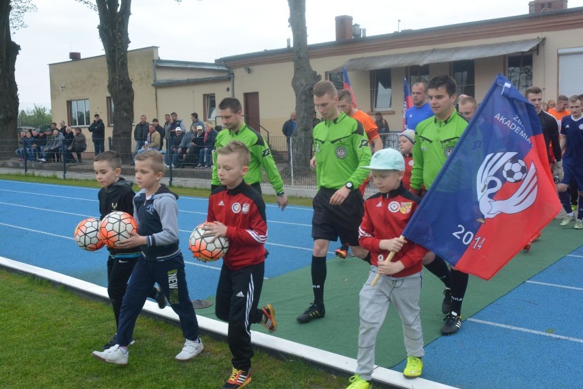 IV liga Grupa Lubuska w piłce nożnej ZAP Syrena Zbąszynek -  Czarni Witnica 5:2 (3:0)