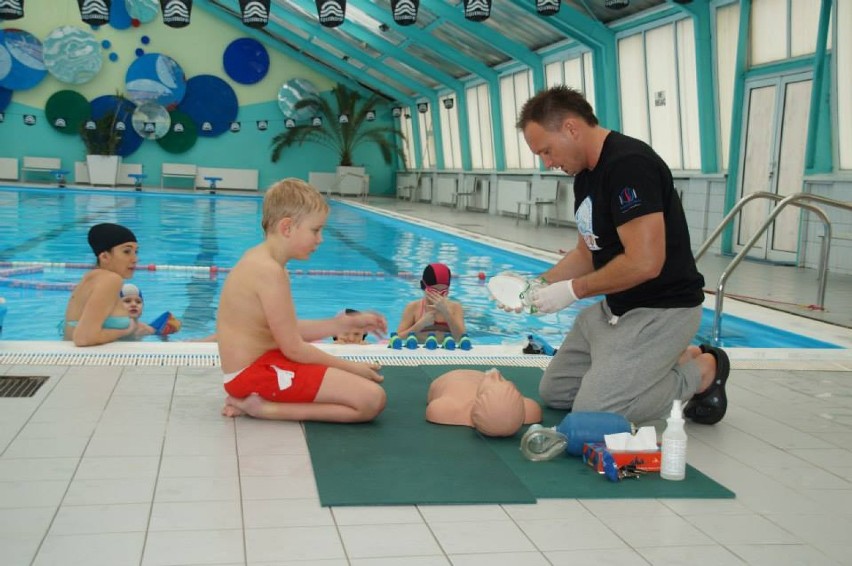 Ferie 2014 w Wodzisławiu Śl. Pierwsza pomoc na basenie